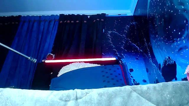 Show modela SemerHott na web-kameri