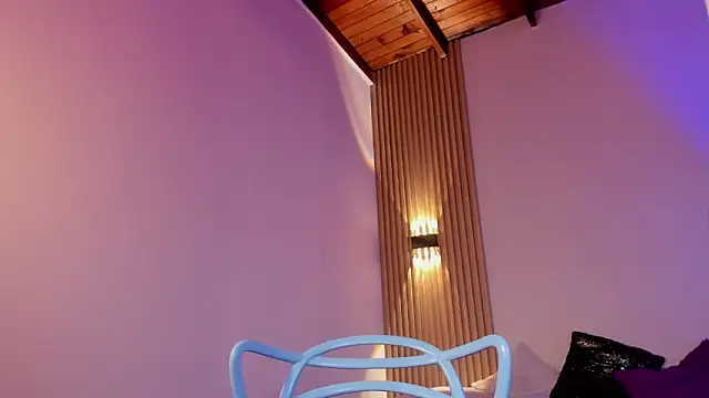 LaylaEmber Chat XXX live