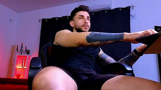 MightyAaron66 Chat XXX in diretta