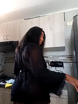 KloheCurvy Adlı Modelin Canlı XXX Sohbeti