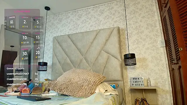 Chat +18 de AmbarRaj ao vivo