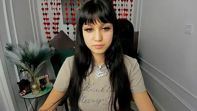 TiffanyYounge Chat XXX in diretta