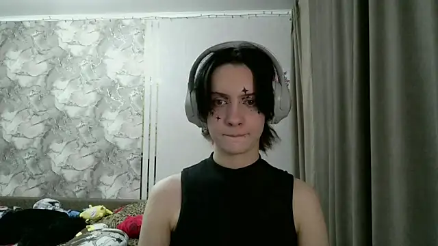 LxayBloom: онлайн-секс-чат