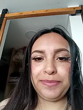 MiaStarts 在線直播表演