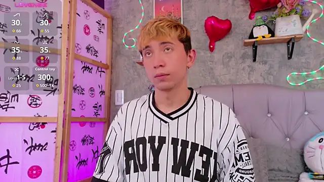 Naughty__Chriss – webcam-show