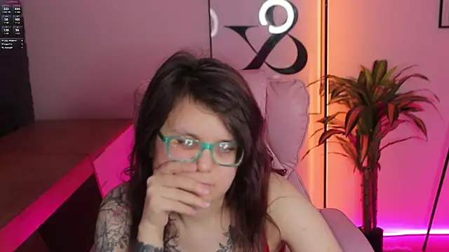 Czat XXX na żywo – Ariell_Mini