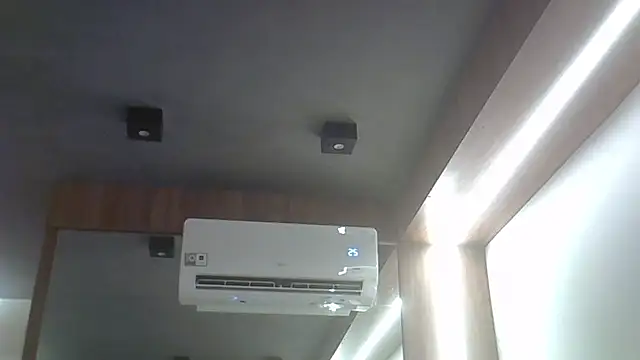 Chatroom XXX en direct de SkinnyKitten