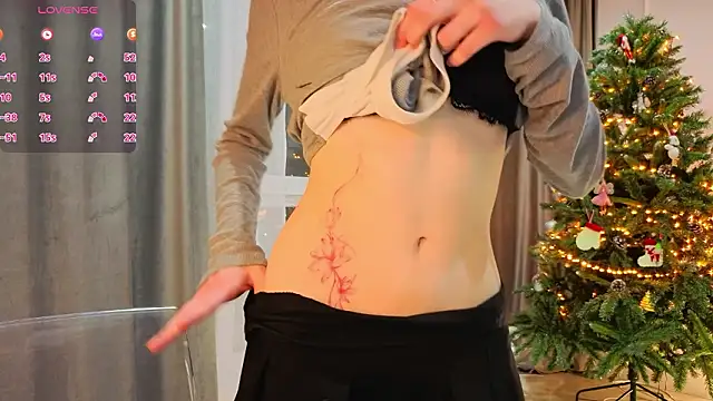 UWU_flower: διαδικτυακό σόου στην κάμερα