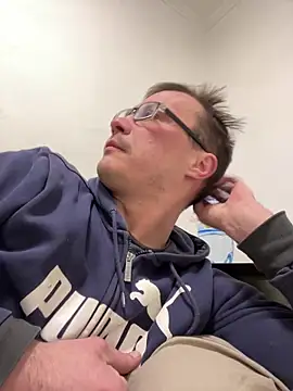 viktor1992-1-1 在線直播表演