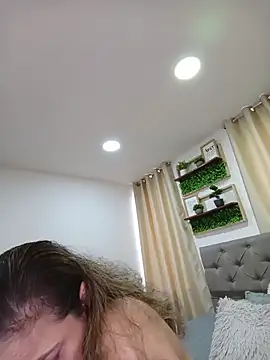 sasi_luna live XXX chat