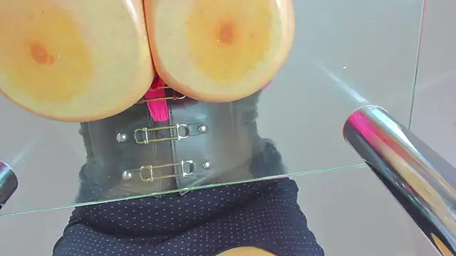 Chat XXX ao vivo de MISSBOOBS