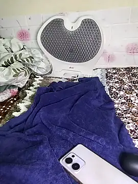 Zu_naa Pertunjukan Webcam