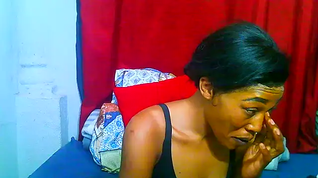 freaky_naughty élő XXX-chatje