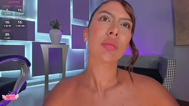 Chat XXX en directo de ArianaDumont