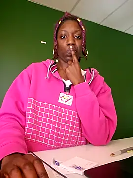 oliviaprettypussy 即時 XXX 聊天