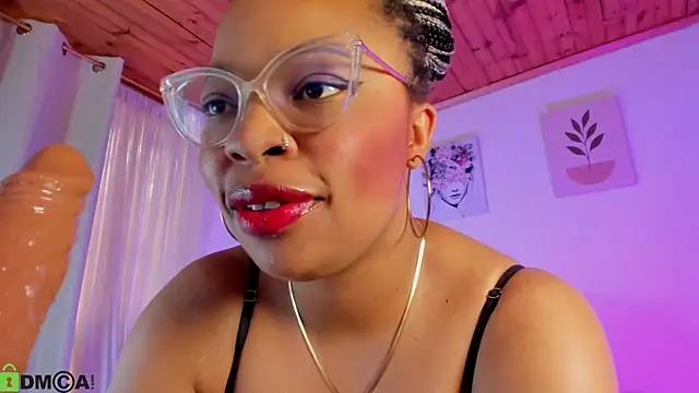 Chatroom XXX en direct de Lauraricci__