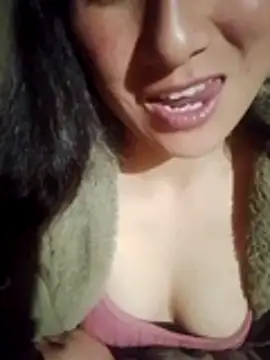 Emily-yy 라이브 XXX 채팅