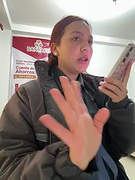 Emily-7_: απευθείας συνομιλία ΧΧΧ