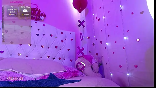 HECATE_23 élő XXX-chatje