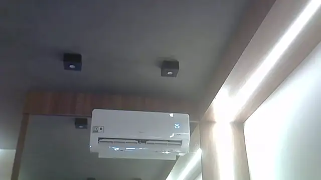 SkinnyKitten লাইভ XXX চ্যাট