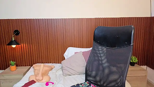 แชท XXX สดของ chanel_brunette