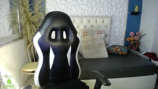 NathaliaSweet_11's Live XXX Chat