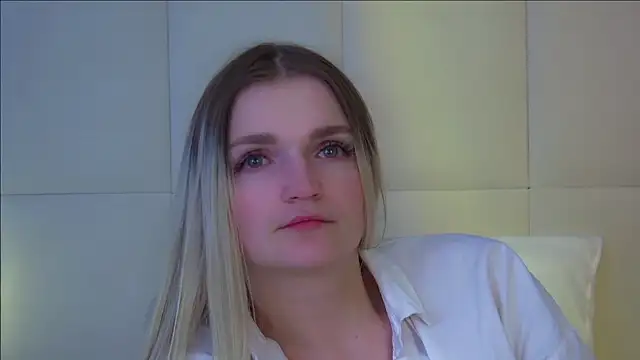 AnnyRaiin Webbikameraesitys