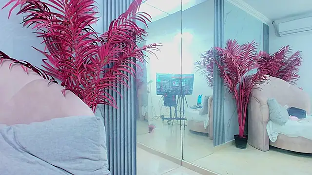 EmmaLebrun Live XXX Chat