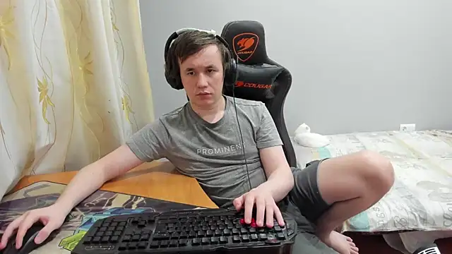 Pertunjukan Kamera Web iliaskrislove