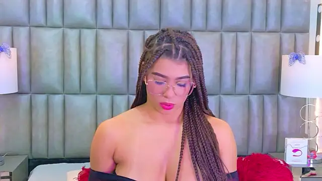 TiaraRosse: онлайн-секс-чат