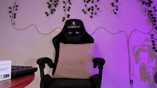 sara_doll77 即時 XXX 聊天