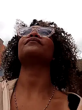 BiiancaEstradaa: онлайн-секс-чат