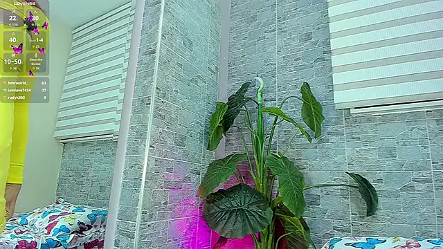 MiaCassel 现场XXX聊天