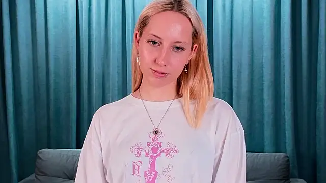 EmilyReyess – Naživo XXX chat