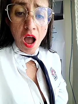 Valentina--1 Adlı Modelin Canlı XXX Sohbeti