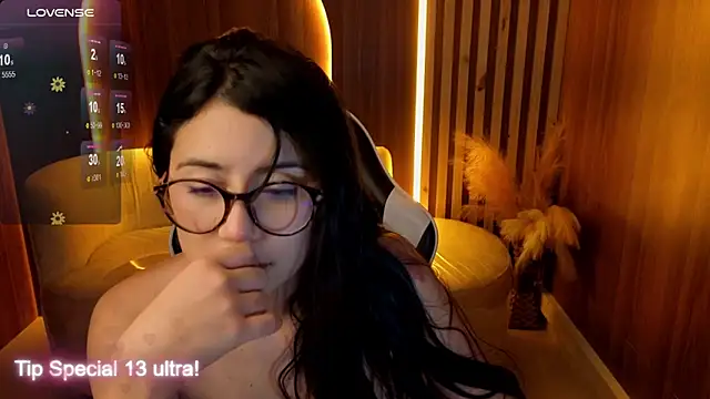 Andrea_Tx Adlı Modelin Canlı XXX Sohbeti