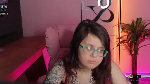 Chat XXX ao vivo de Ariell_Mini