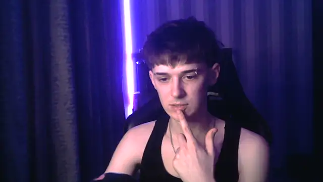 Show modela Sweet_Dude na web-kameri