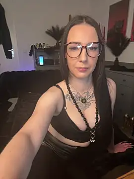 Chat XXX ao vivo de Trixie-Tainted