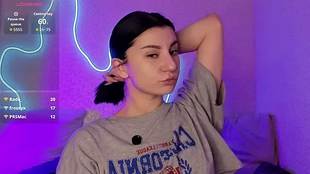 ValeryAlfie Chat XXX in diretta