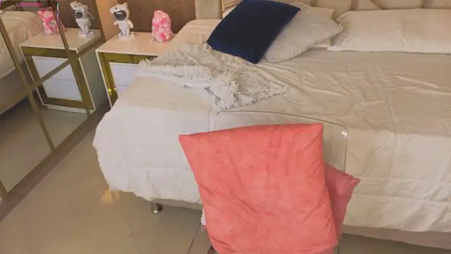 Anne_Mallow Chat XXX in diretta