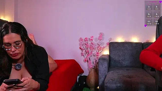 Chat XXX ao vivo de kathieandpovcock1