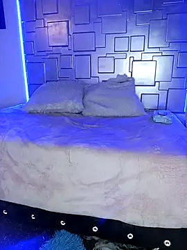 lunabloom2 Adlı Modelin Canlı XXX Sohbeti