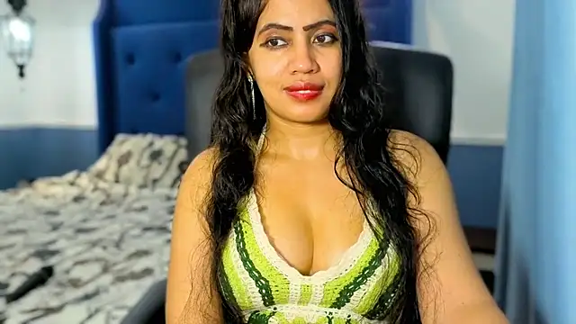 Chat +18 de FannyXhot ao vivo