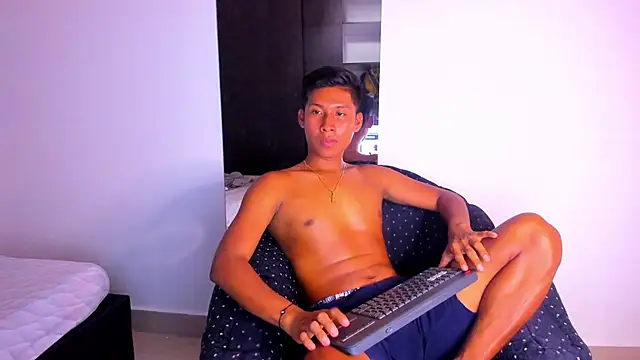 JaiderNova élő XXX-chatje