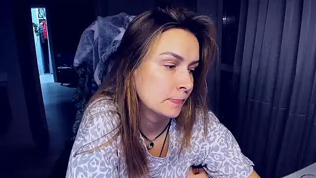 AlexiaDarrenのライブXXXチャット