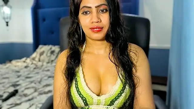 Chat +18 de FannyXhot ao vivo