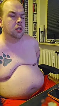 Show modela PupW0lfy na web-kameri