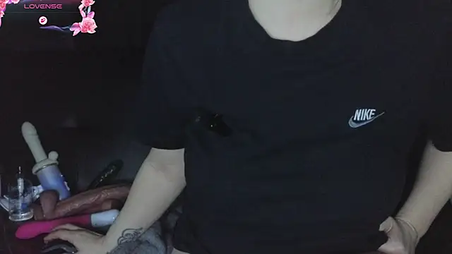 XXX chat uživo modela Mia_G0ld