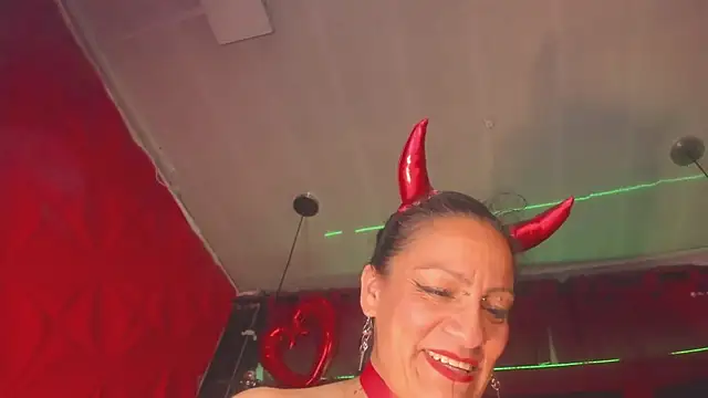 XXX chat uživo modela Taylor-hardcore